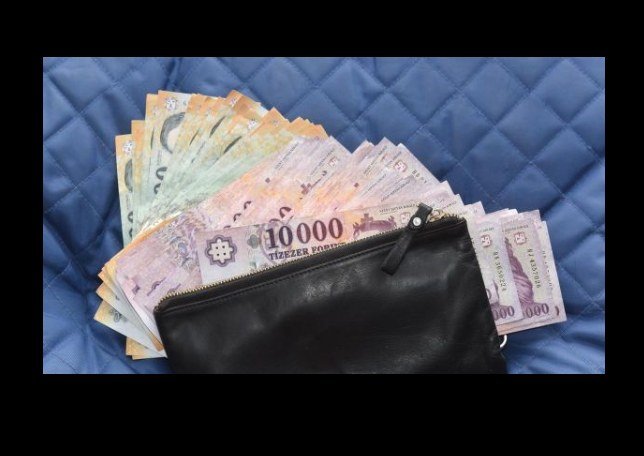 Te tudtad ezt? Kimutatták, hogy minden magyar háztartásnak van 13 milliónyi készpénze otthon a párnahajba eldugva
