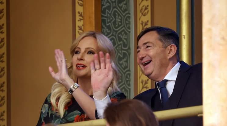 A nyugdíjas Marika Néni üzent Várkonyi Andinak.. ezt nem teszi zsebre se ő se Lölő