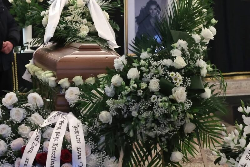 Helyszíni képek Jákli Mónika temetéséről.