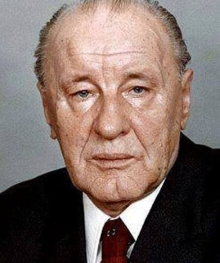 Ő miért nem volt milliárdos egy élet munkája alatt?Volt munka, lakás, ingyen szakmunkás képzés és egyetem! Mikor meghalt…