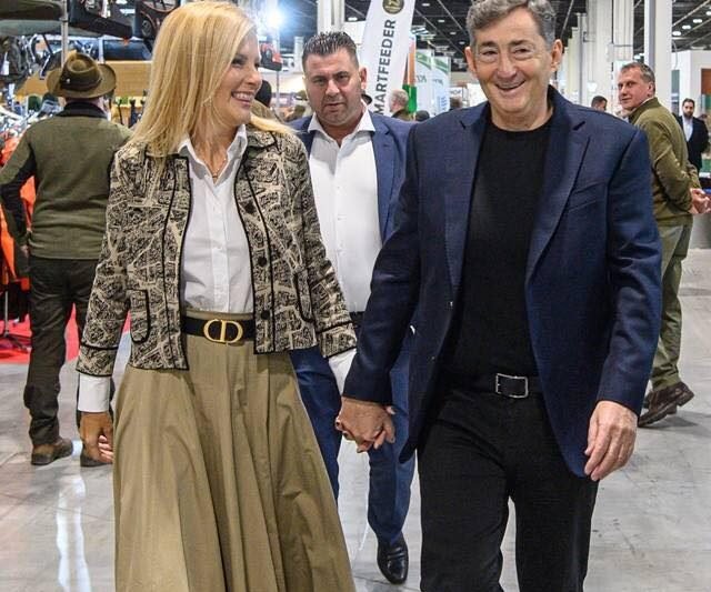 Kiderült, hogy mennyibe került Várkonyi Andrea ruhája a vadászgálán..kapaszkodjanak meg!