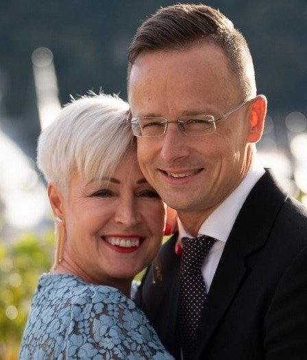 Magyarország egyik legismertebb és legcsinosabb hölgye SZIJJÁRTÓ SZILVIA !MEGMUTATTA ESKÜVŐI KÉPÉT SZIJJÁRTÓ SZILVIA : ÍGY NÉZETT KI MENYASSZONYKÉNT SZIJJÁRTÓ PÉTER OLDALÁN!