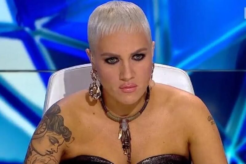 Tóth Gabit annyira kevesen hallgatják, hogy még Győzike zenéi is népszerűbbek nála. Bunyós Putyu szintjén van a művésznő