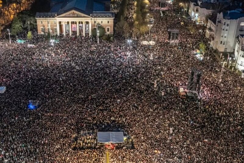 Miért hat álszentnek a Fidesz felháborodása Eckü tegnapi színpadi megnyilvánulása után?-Nos leírom!
