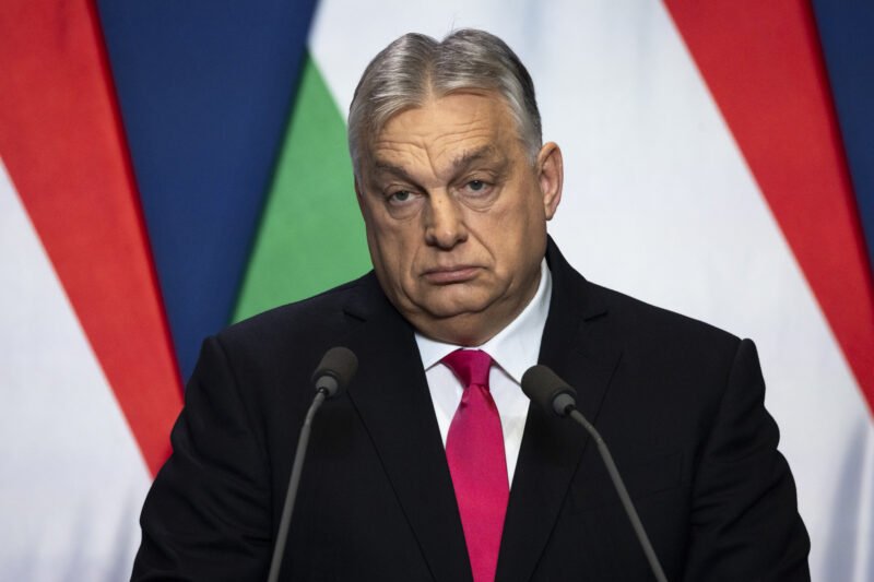 Orbán bedurrant.