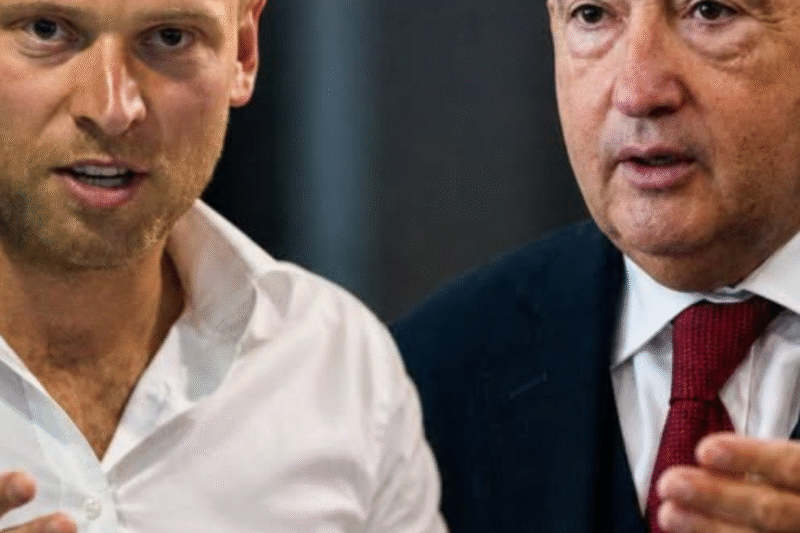 Egy aláírással vissza vesz a kormány Tiborcztól és Mészárostól több ezer milliárd forintot