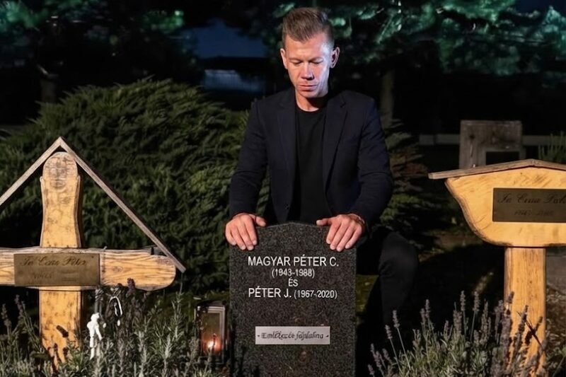 🖤 Ma éjjel megállt a temetőben két sír előtt… amikor megtudtuk, kik nyugszanak ott, elsírtuk magunkat